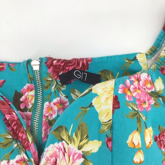 GI7 Blue Floral Print Underwire Crop Top Size Medium - Picture 3 of 9